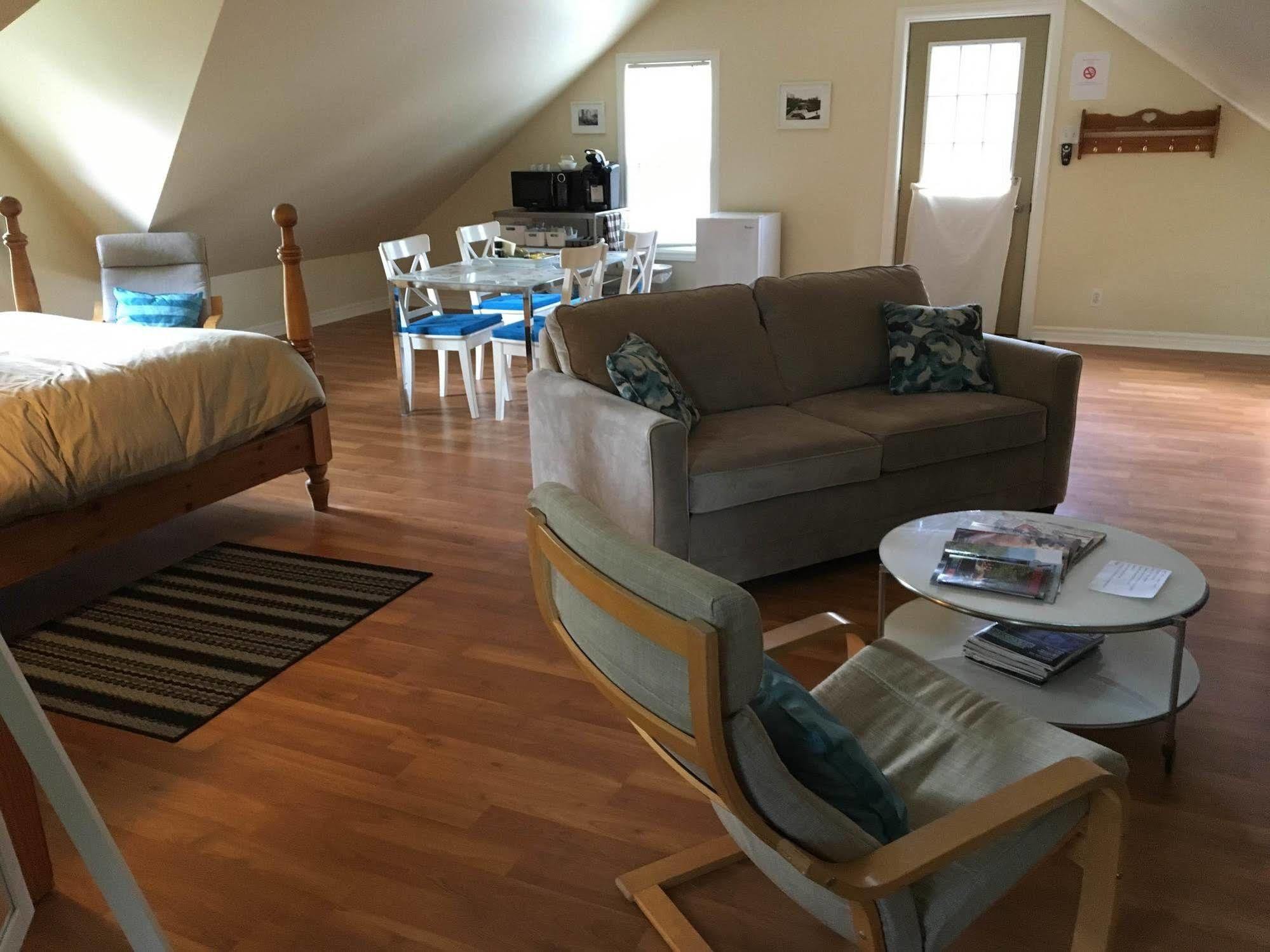 Merrickville 메릭빌 게스트 스위트 B&B 외부 사진