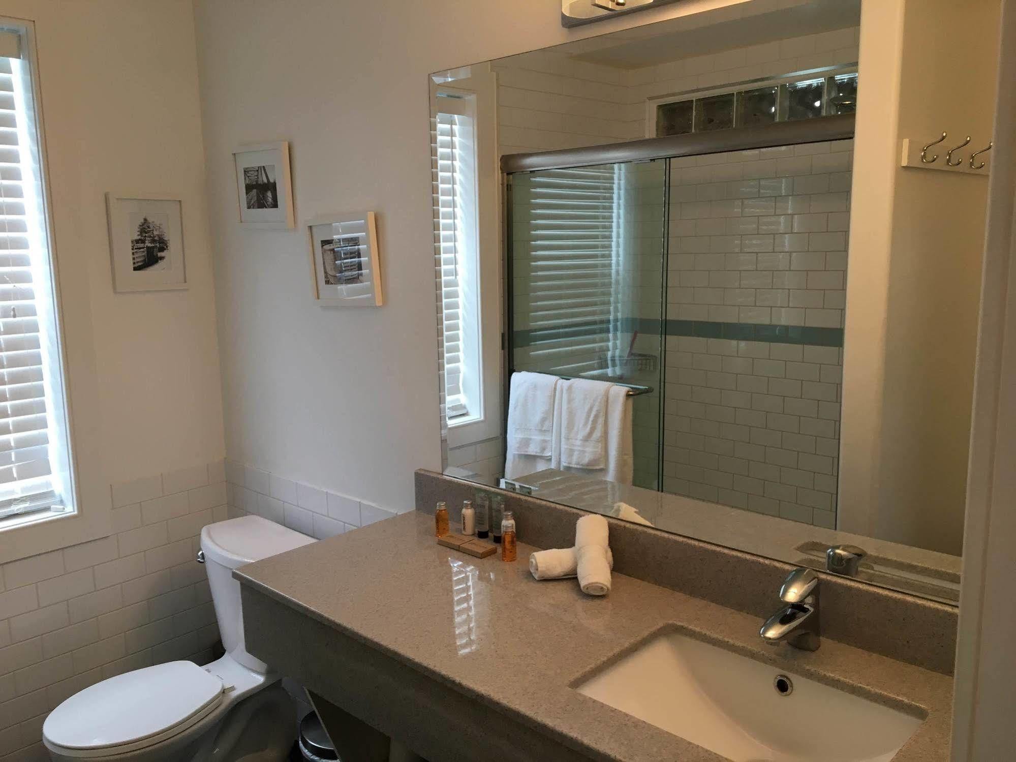 Merrickville 메릭빌 게스트 스위트 B&B 외부 사진